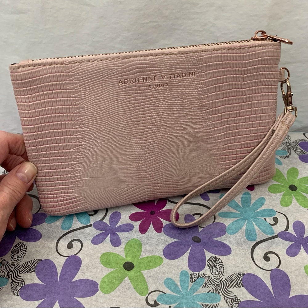 Portable USB Charging Wallet Adrienne Vittadini Charger Bank Android iPhone